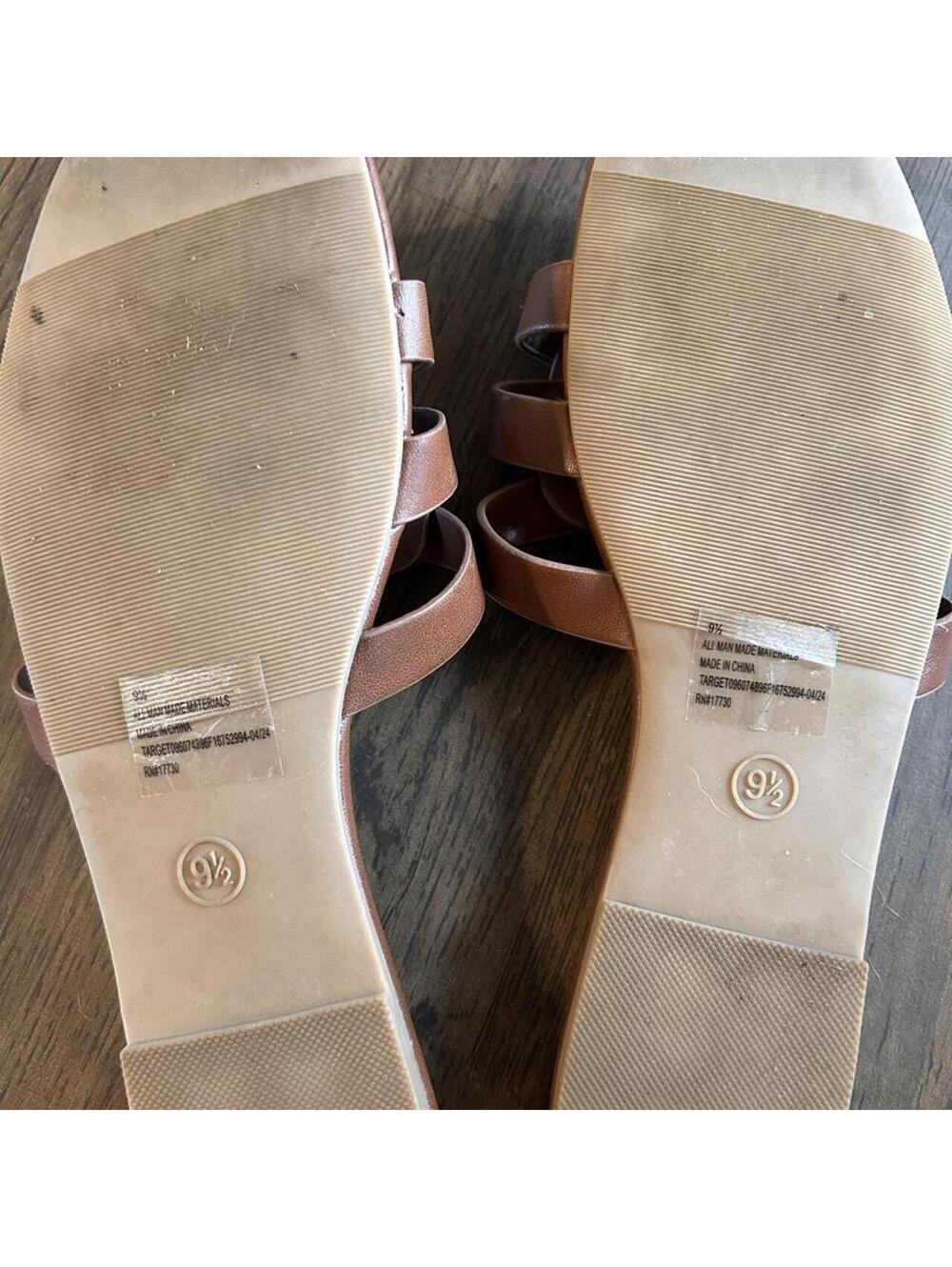 Universal Thread Sandals - Picture 2 of 2